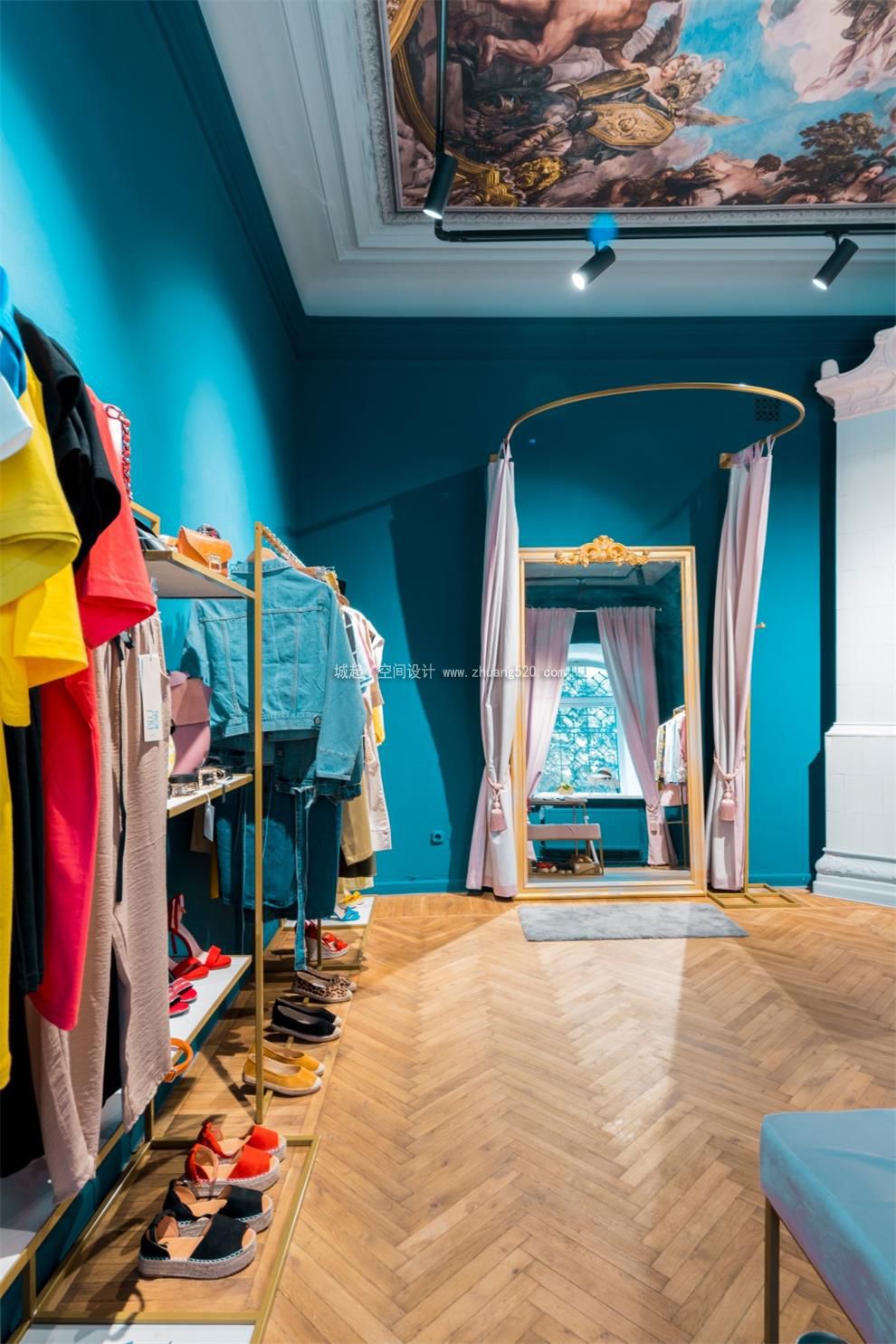品牌折扣女裝店裝修風格有哪些？