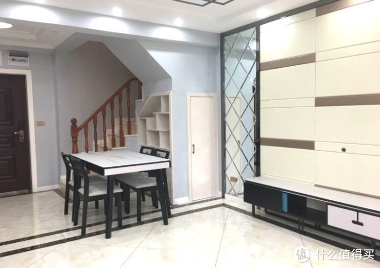 買不起別墅可以看看躍層，128㎡三室兩廳大躍層，堪稱空中別墅