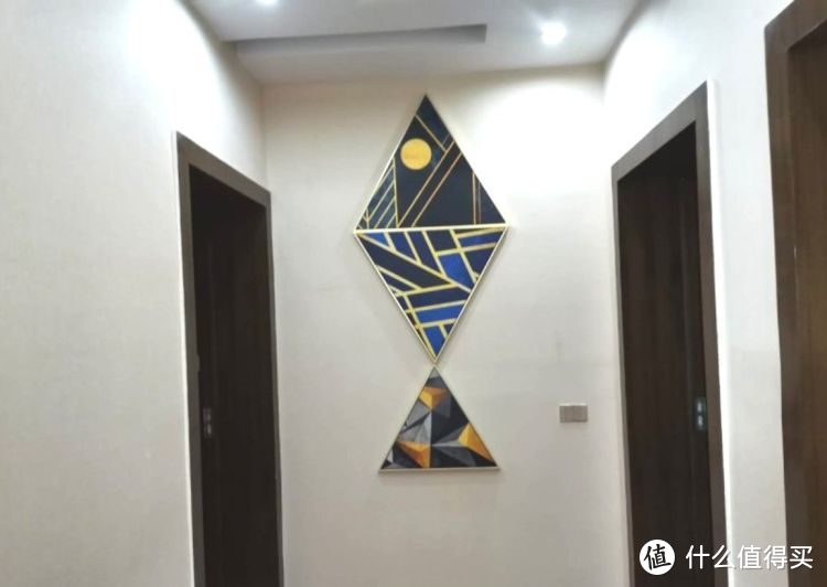 136㎡錯層大四房，優雅的新中式裝修，衣柜里面裝廁所，誰見過？