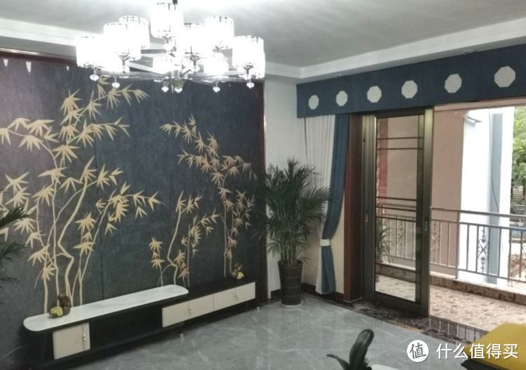 136㎡錯層大四房，優雅的新中式裝修，衣柜里面裝廁所，誰見過？
