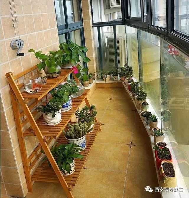 生態木休閑小陽臺裝修效果圖_休閑陽臺裝修效果圖_新中式休閑陽臺裝修效果圖
